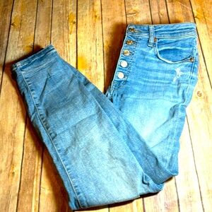 Gap denim size 6 curvy legging button fly distressed light blue color